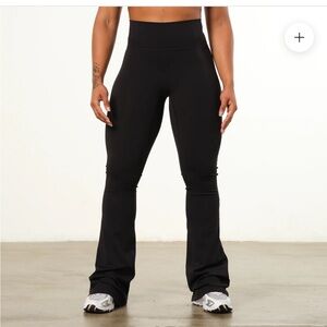 Vanquish Enhance Black High-Waisted Flared Leggings